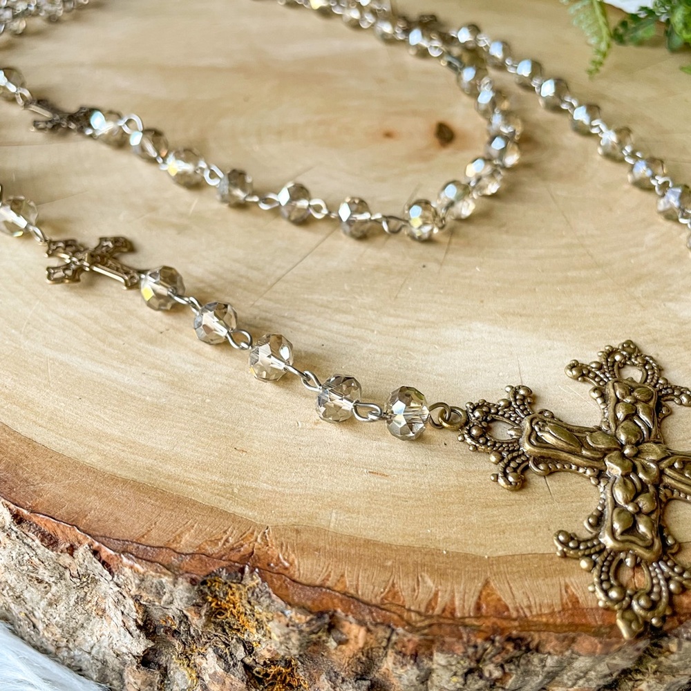 GORGEOUS Filigree Stamped Brass Cross Champagne Crystal Bead Necklace - Picture 4 of 6